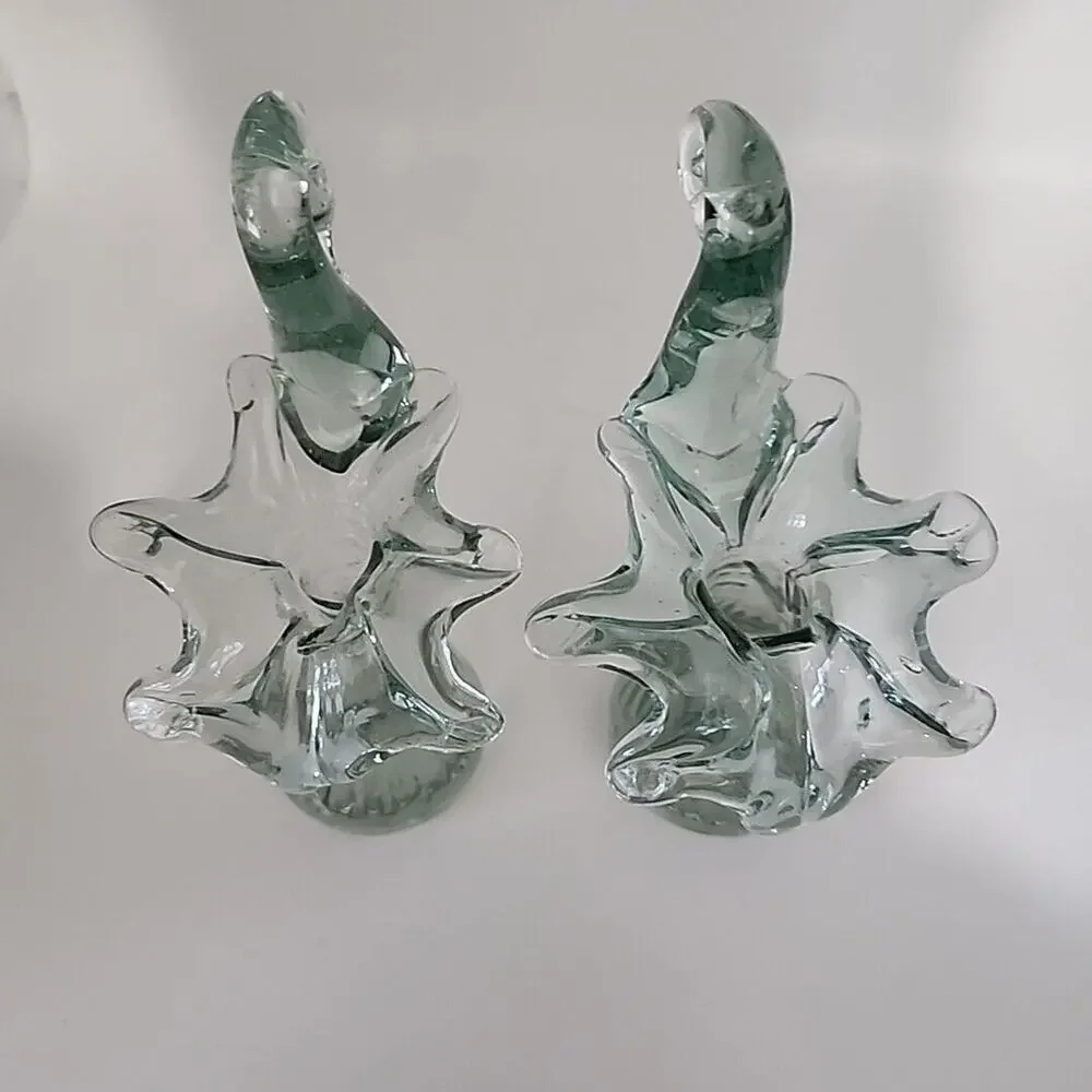 Vintage Matching Pair of Swan Glass Bud Vases 6.5in Green Blown Art‎ Glass FLAW